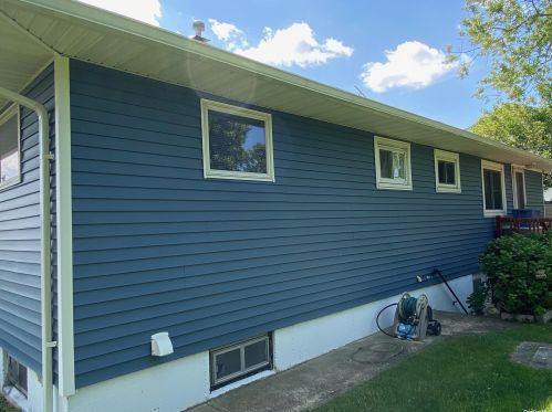 1029 Broome Ave, North Lindenhurst NY  11757-2106 exterior