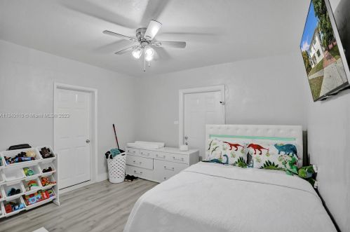 921 18th St, Hialeah FL  33010-2322 exterior