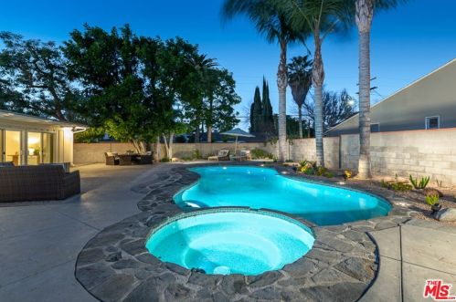 4866 Haskell Ave, Van Nuys CA  91436-1627 exterior