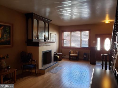 1602 Jackson St, Philadelphia, PA 19145-3821