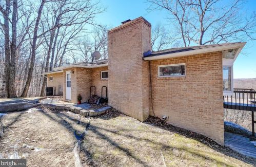 284 Crestview Dr, Harpers Ferry, WV 25425-5948