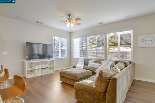 2243 Eastport Dr, Oakley CA  94561-3539 exterior