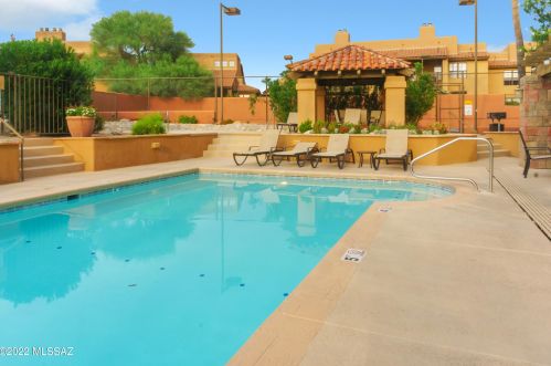6651 Campbell Ave, Tucson AZ  85718-1347 exterior