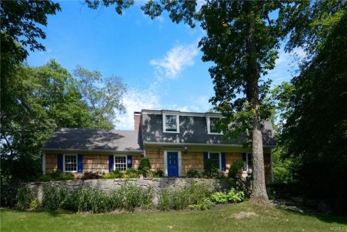 9 Gregory Ln, Millwood, NY 10546-1039