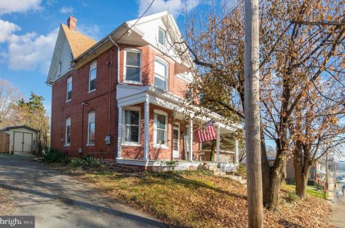 111 Broadway, Etters, PA 17319-8981
