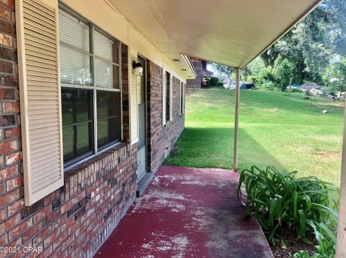 2834 Borden St, Marianna, FL 32448-4248