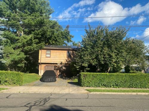 30 Williamsburg Rd, Bridgeport, CT 06606-1326