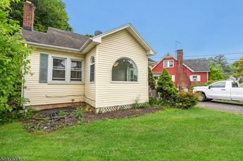 16 Dayton Cres, Bernardsville, NJ 07924-2705
