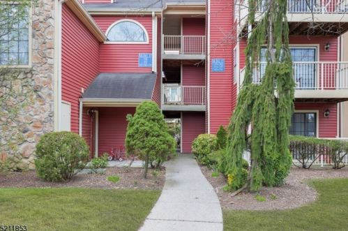 359 Crosspointe Dr, East Brunswick, NJ 08816-1849