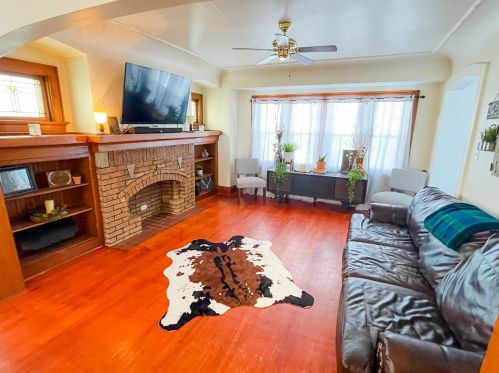 2830 55, Milwaukee WI 53219-3356 exterior