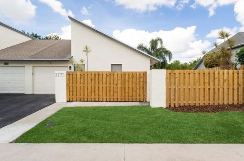 2775 2nd St, Delray Beach FL  33445-4484 exterior