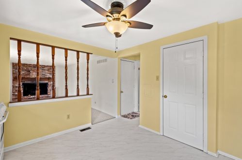 1220 Harvest Ct, Bridgeville PA  15017-1108 exterior