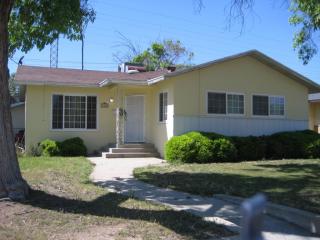 2905 Manor St, Bakersfield, CA 93308-1454