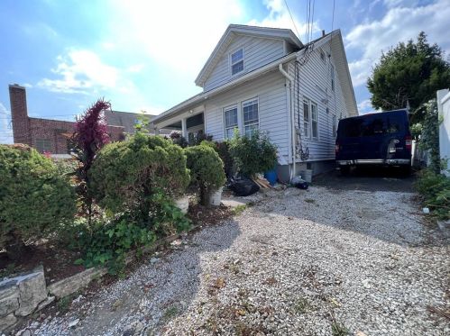 1 Center Ave, Norwalk CT  06851-3602 exterior