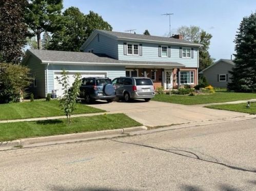 1025 Newbury St, Ripon WI  54971-1838 exterior