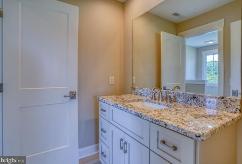 94 Wolf Creek Cir, Dover DE  19901-4917 exterior