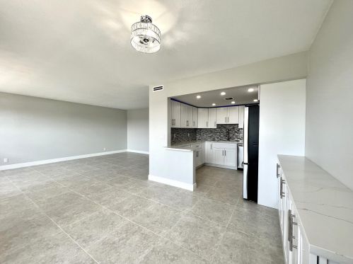 409 Greenbrier A, West Palm Beach FL  33417-2387 exterior