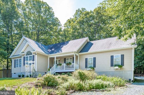 117 Riverside Dr, Bybee, VA 22963-2020