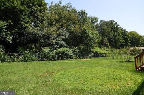 8042 Jefferson St, Hummelstown PA  17036-9319 exterior