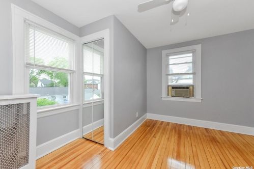 86-15 262nd St, Floral Park NY  11004-1344 exterior