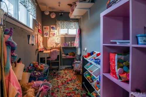 12 Nicholas Dr, Old Bridge NJ  08857-1558 exterior