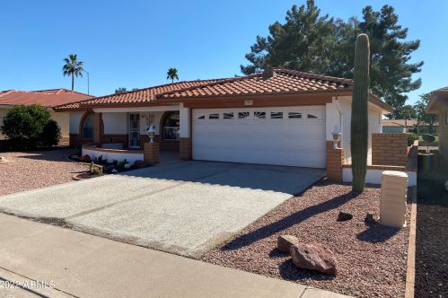 7951 Lakeview Ave, Mesa, AZ 85209-5009