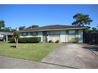 2105 Dupont Dr, Gretna LA  70056-2738 exterior