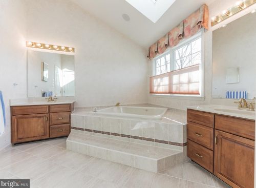 316 Centennial Dr, Blue Bell PA  19422-3219 exterior