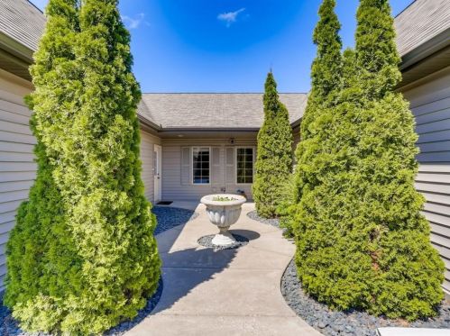 1901 Stone Crk, Hudson, WI 54016-9339