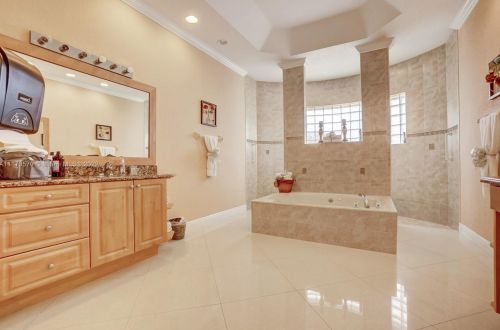 160 Saratoga Ave, Fort Pierce FL  34953-5974 exterior