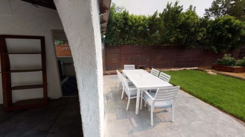 15560 Leadwell St, Van Nuys CA 91406-3110 exterior