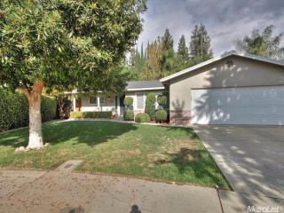 1213 Halifax Ln, Modesto, CA 95350-2430