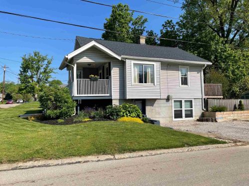 202 Division St, Covington, KY 41018-1725