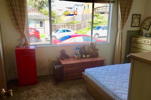 265 Crestmoor Cir, Pacifica, CA 94044-1517