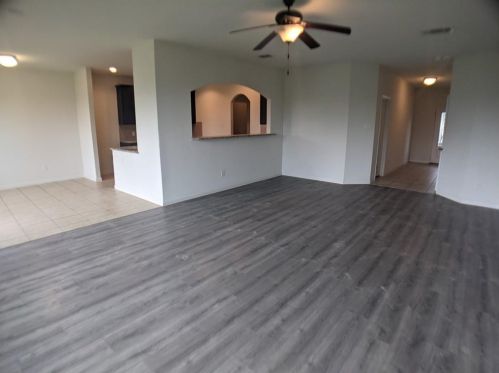 1412 Treeta Trl, Uhland, TX 78640