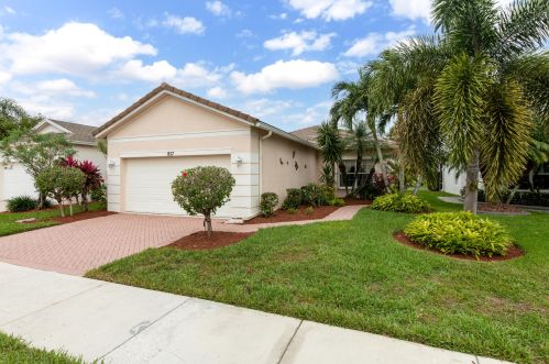 857 Rocky Bayou Ter, Fort Pierce, FL 34986-2066