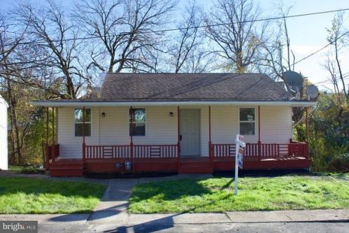 4601 Hillside Rd, Harrisburg, PA 17109-4420