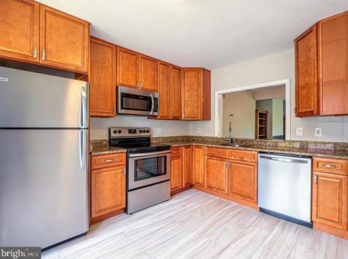 5614 Stillwater Ct, Springfield VA  22015-1844 exterior