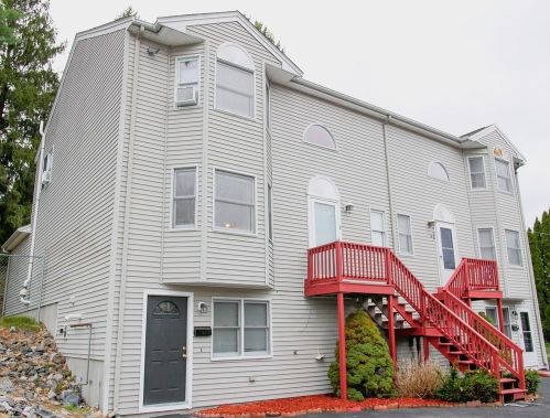 8 Boston Ave, Worcester, MA 01604-1906