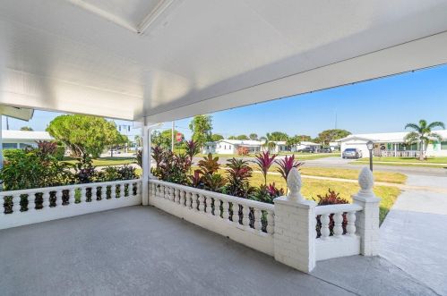 2398 Congress Blvd, Boynton Beach FL  33426-5348 exterior