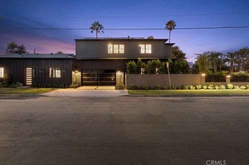 4955 Haskell Ave, Van Nuys CA  91436-1674 exterior