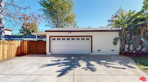 4504 Lennox Ave, Van Nuys CA 91405-4747 exterior