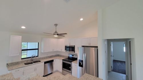 902 11th Pl, Cape Coral FL  33991-2456 exterior