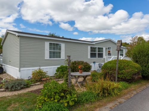 52 Seabreeze Dr, North Hampton, NH 03862-4441