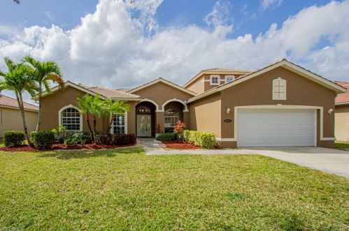 14743 Indigo Lakes Cir, Naples, FL 34119-4825