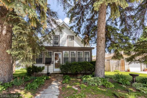 3310 Lake Drive Ave, Minneapolis, MN 55422-1435