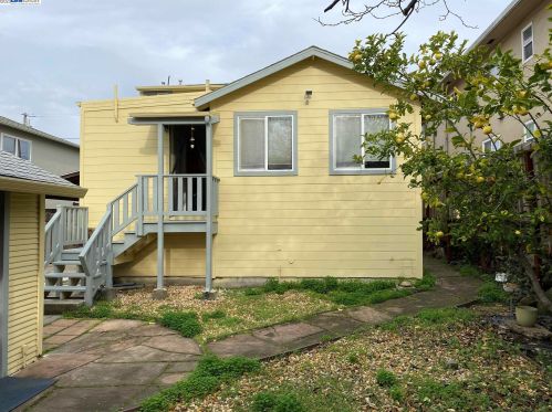 3015 Dakota St, Oakland CA 94602-3801 exterior