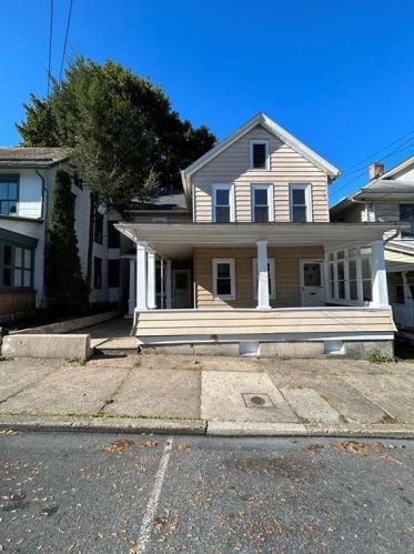 236 2nd St, Slatington PA  18080-1812 exterior