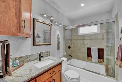 73 Westwood St, Vacaville CA  95688-3625 exterior