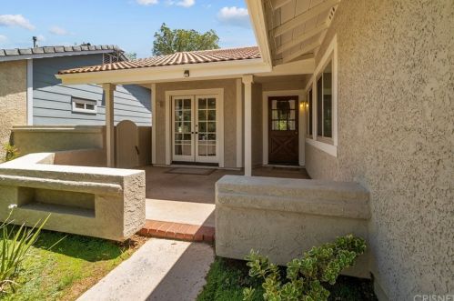 25902 Viejo Ct, Santa Clarita, CA 91355-2145